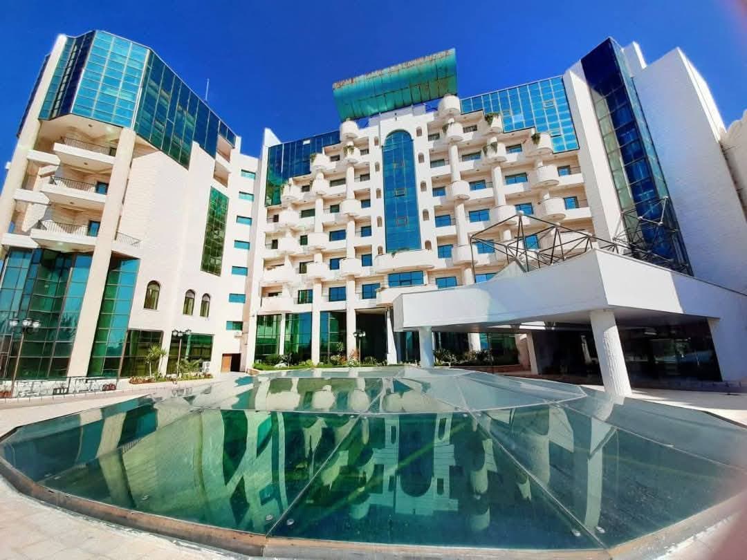 مجمع صحارى السياحي